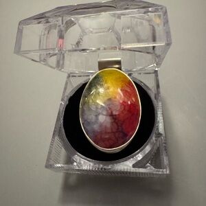 Multicolor Oval Statement Ring made of sterling silver and colored quartz